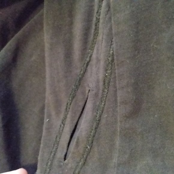 Lululemon Black Long Sleeve V-Neck T-Shirt - Picture 4 of 5